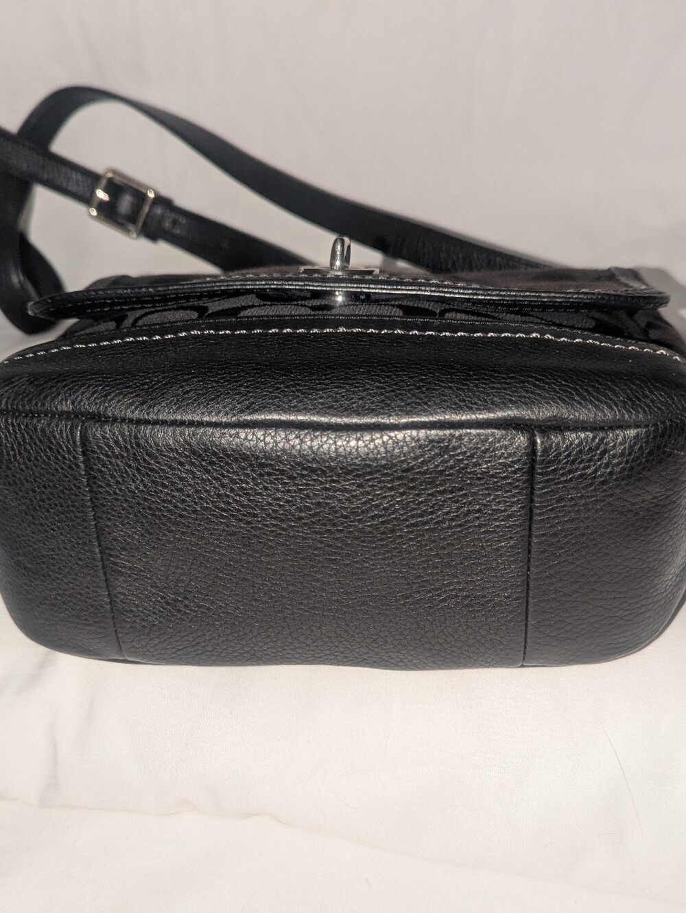 Coach Park Black Signature Canvas Turn-Lock Crossbody - Picture 6 of 12